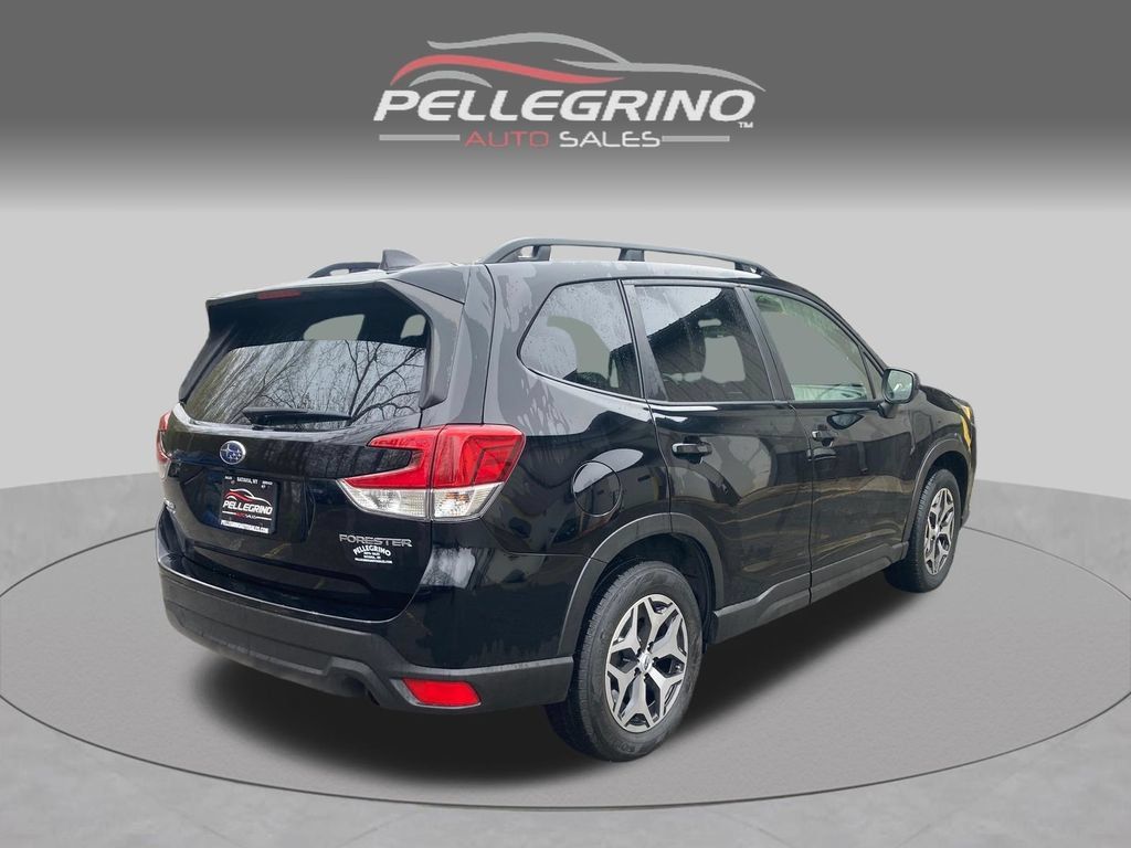 Used 2023 Subaru Forester Premium AWD/4WD image 7