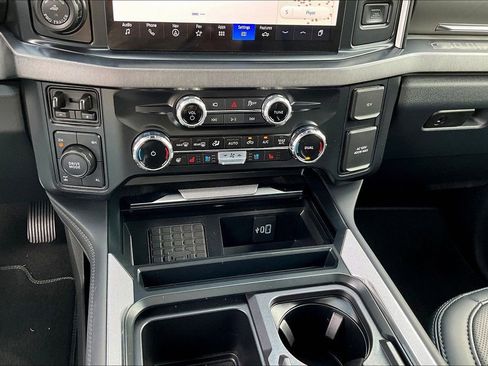 Used 2025 Ford F350 Platinum w/ FX4 Off-Road Package image 24