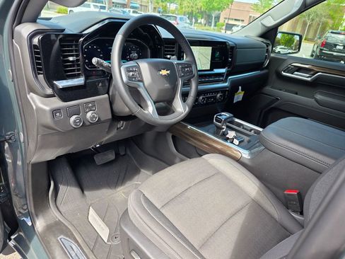New 2026 Chevrolet Silverado 1500 LT w/ Convenience Package II image 9