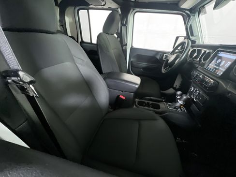 Used 2023 Jeep Gladiator Sport AWD/4WD image 27