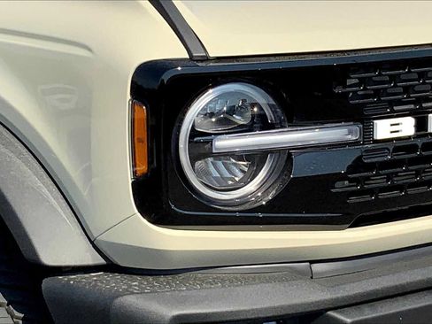 Used 2025 Ford Bronco Outer Banks AWD/4WD image 10