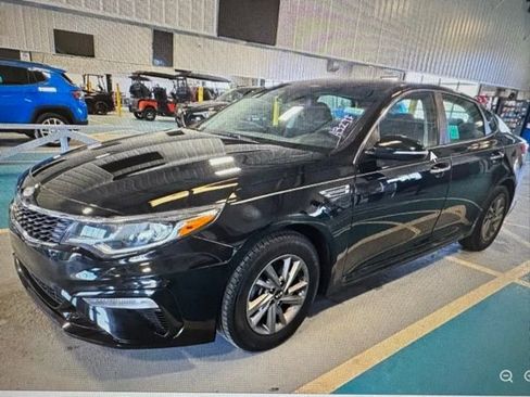Used 2020 Kia Optima LX image 3