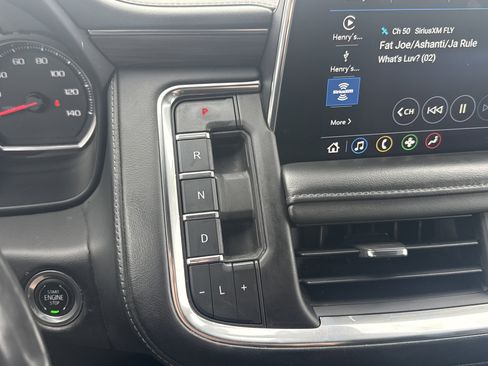 Used 2021 Chevrolet Suburban LT w/ LT Signature Package image 24