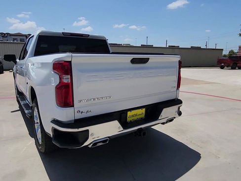 Used 2023 Chevrolet Silverado 1500 LTZ w/ Z71 Off-Road Package AWD/4WD image 7
