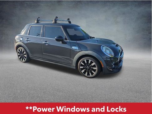 Used 2017 MINI Cooper S FWD image 3
