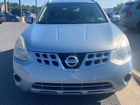 Used 2013 Nissan Rogue SV AWD/4WD image 2