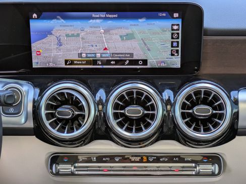 Used 2023 Mercedes-Benz GLB 250 GLB 250 image 17