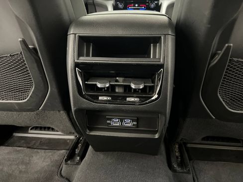 Used 2024 Jeep Grand Cherokee Laredo RWD image 24