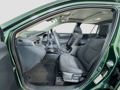 Used 2024 Toyota Corolla Cross LE w/ Moonroof Package AWD/4WD image 11