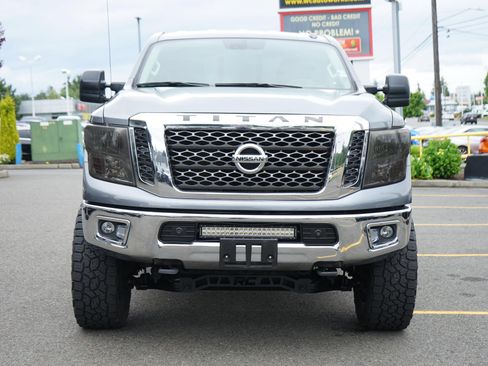 Used 2017 Nissan Titan SV AWD/4WD image 8