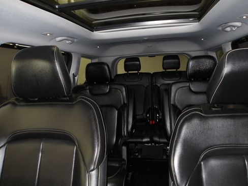 Used 2023 Jeep Grand Cherokee L Limited w/ Luxury Tech Group II AWD/4WD image 10