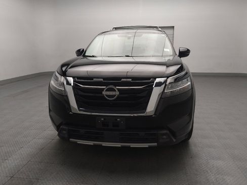 Used 2023 Nissan Pathfinder SL w/ Lighting Package (N92) FWD image 15
