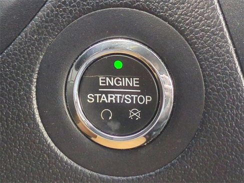 Used 2018 Ford Explorer XLT w/ Equipment Group 202A image 29