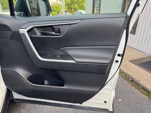 Used 2023 Toyota RAV4 LE AWD/4WD image 34
