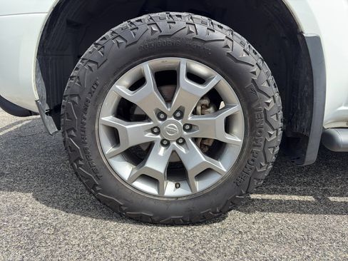Used 2021 Nissan Frontier SV RWD image 9