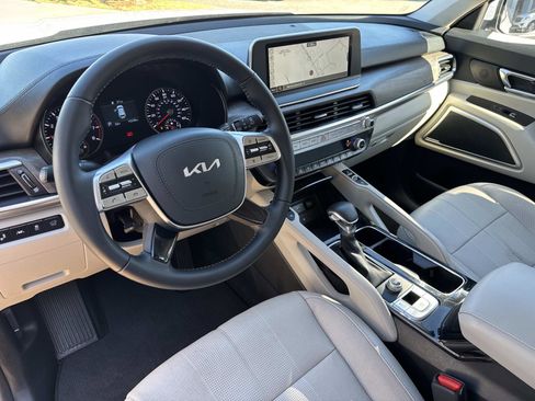 Used 2022 Kia Telluride EX w/ EX Premium Package image 22
