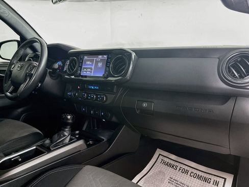 Used 2021 Toyota Tacoma TRD Off-Road AWD/4WD image 34