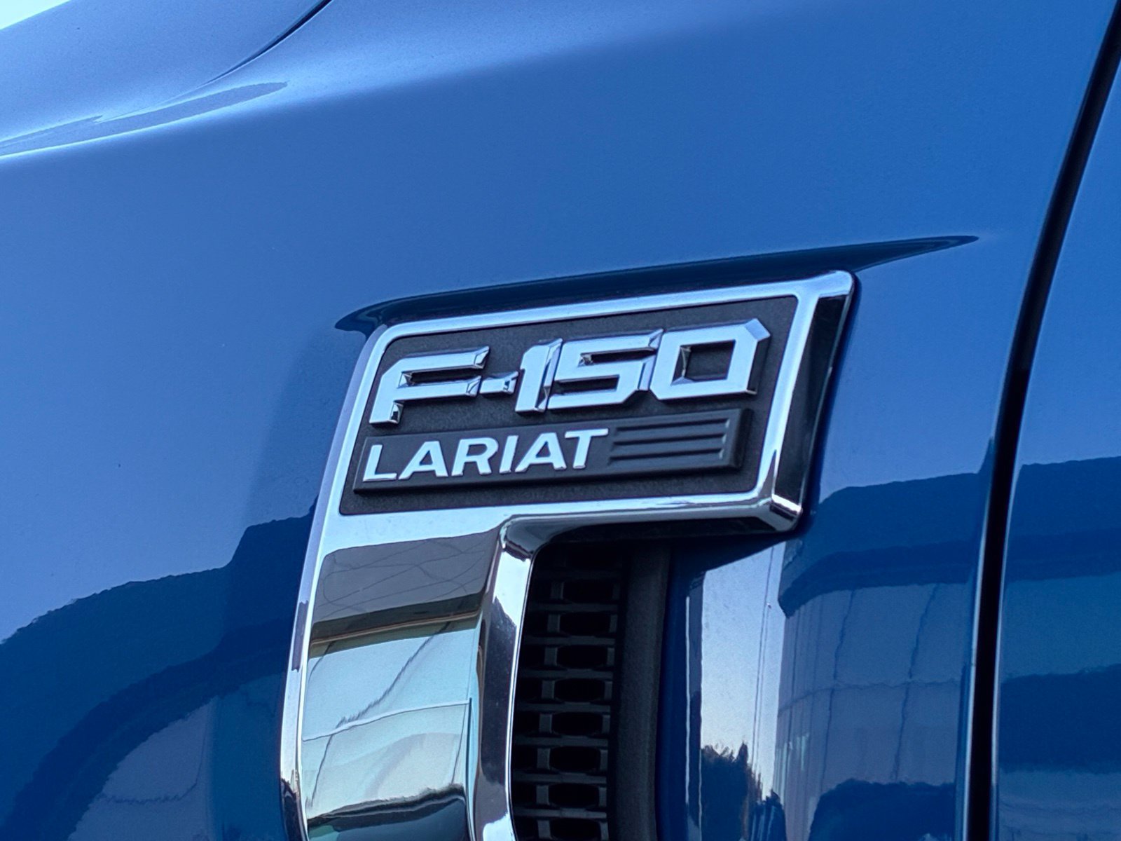 Used 2025 Ford F150 Lariat w/ Equipment Group 501A Mid AWD/4WD image 26