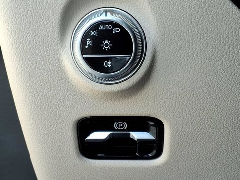 Used 2023 Mercedes-Benz C 300 Sedan image 30