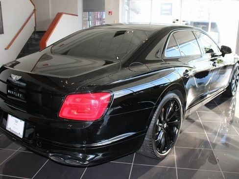 Used 2022 Bentley Flying Spur V8 image 4
