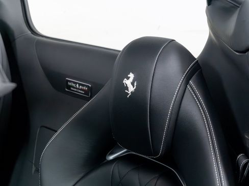 Used 2021 Ferrari 812 GTS RWD image 32