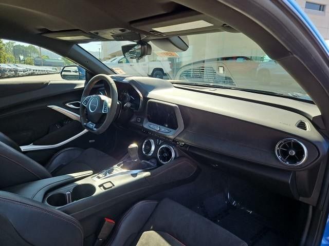 Used 2022 Chevrolet Camaro ZL1 RWD image 27