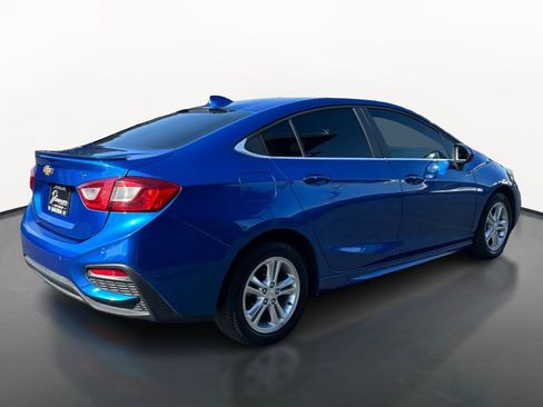 Used 2018 Chevrolet Cruze LT w/ LT True North Edition FWD image 3