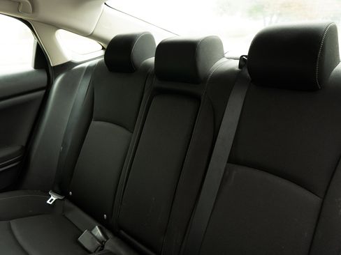 Used 2019 Honda Civic EX image 18