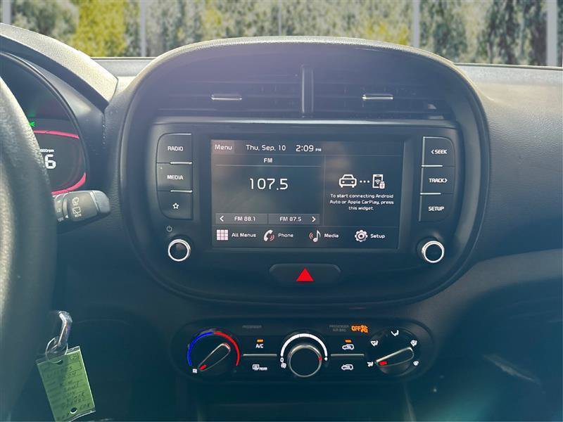 Used 2024 Kia Soul LX w/ Option Group 015 FWD image 16