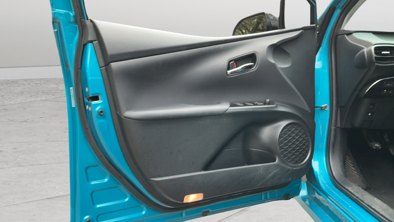 Used 2019 Toyota Prius Prime Advanced FWD image 18