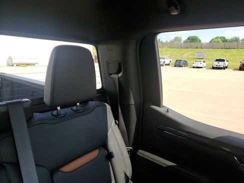 Used 2024 GMC Sierra 1500 AT4 w/ Technology Package image 15