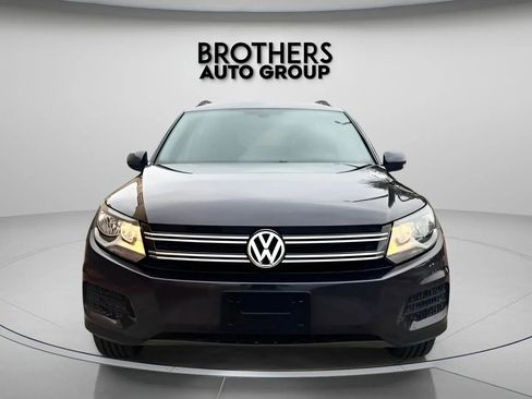 Used 2016 Volkswagen Tiguan S image 6