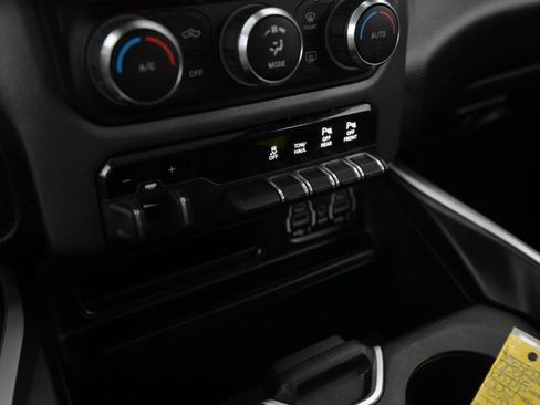 Used 2021 RAM 1500 Big Horn image 34