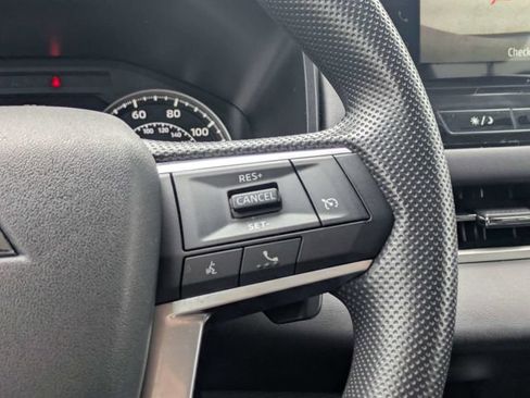 Used 2025 Mitsubishi Outlander ES FWD image 24