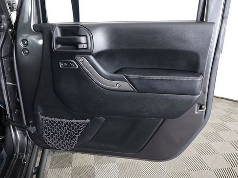 Used 2018 Jeep Wrangler Unlimited Sport AWD/4WD image 17