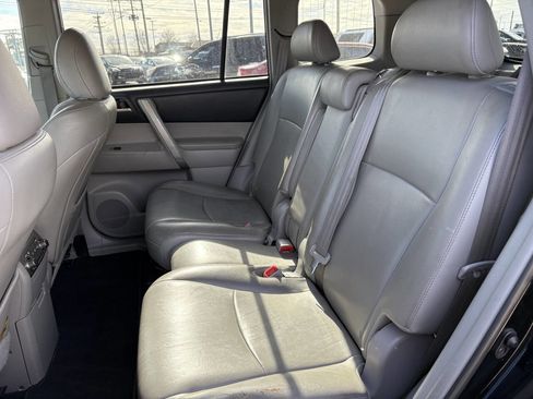 Used 2013 Toyota Highlander SE image 17