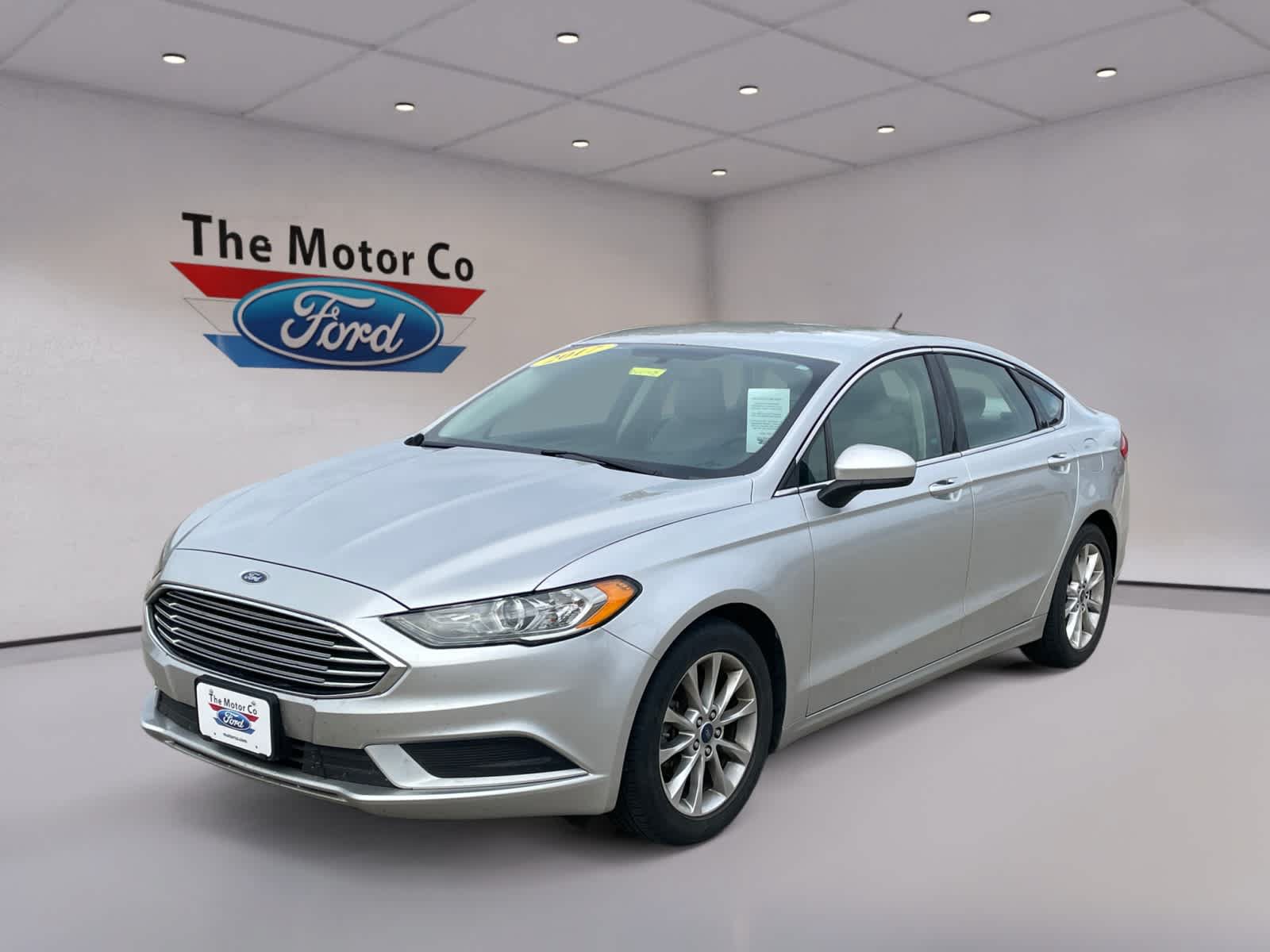 Used 2017 Ford Fusion SE FWD image 1