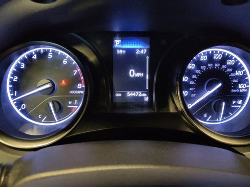 Used 2021 Toyota Camry SE w/ Carpet Mat Package (TMS) image 23