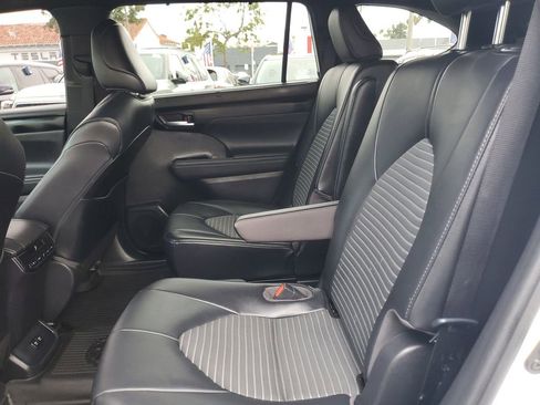 Used 2021 Toyota Highlander XSE image 15