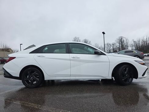 New 2026 Hyundai Elantra Sport FWD image 17