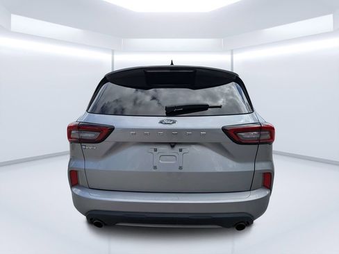 Used 2023 Ford Escape ST-Line w/ Cold Weather Package image 4