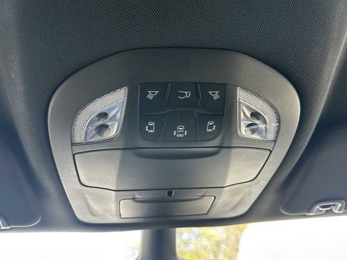 New 2026 Chrysler Pacifica Select image 24