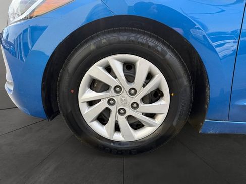 Used 2018 Hyundai Elantra SE FWD image 9