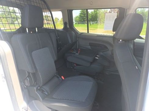 Used 2022 Ford Transit Connect XLT FWD image 7