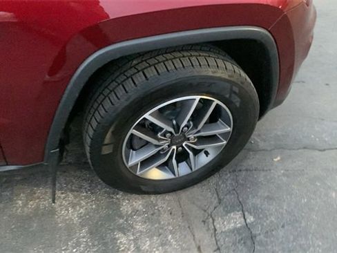 Used 2021 Jeep Grand Cherokee Limited image 28