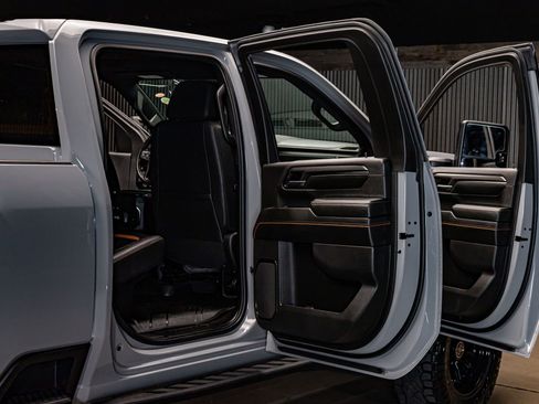 Used 2024 GMC Sierra 3500 AT4 w/ AT4 Premium Plus Package image 28