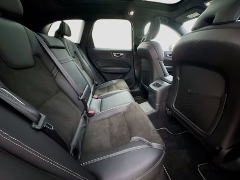Used 2019 Volvo XC60 T8 R-Design w/ Advanced Package AWD/4WD image 37