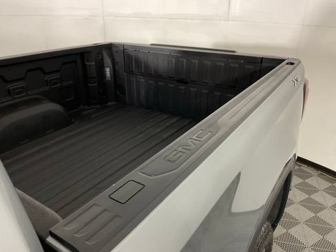 Used 2024 GMC Sierra 1500 SLT w/ SLT Premium Plus Package AWD/4WD image 39