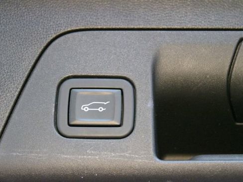 Used 2023 Buick Envision Preferred AWD/4WD image 17