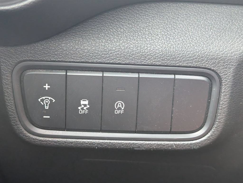 Used 2023 Kia Soul LX w/ LX Technology Package FWD image 12